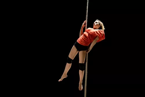 Morgane Bonato, Corde lisse, 26e promotion du Centre national des arts du cirque/CNAC de Châlons-en-Champagne