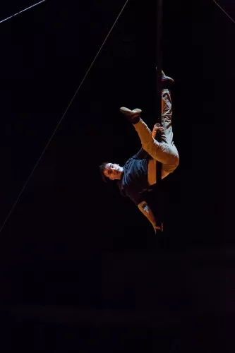Joad Caron, Mât chinois, 30e promotion du Centre national des arts du cirque (Cnac) de Châlons-en-Champagne