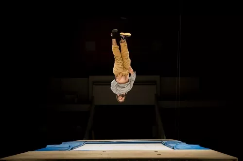 Thomas Thanasi, trampoline, acrobatie, 28e promotion du Centre national des arts du cirque (Cnac) de Châlons-en-Champagne
