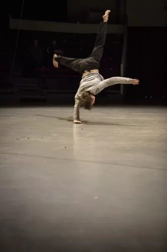 Clotaire Fouchereau, acrobatie, 28e promotion du centre national des arts du cirque (Cnac) de Châlons-en-Champagne