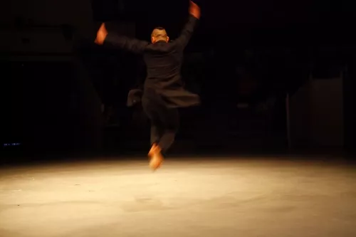 Iesu Escalente, Acrobatie, 25e promotion du Centre national des arts du cirque/CNAC de Châlons-en-Champagne