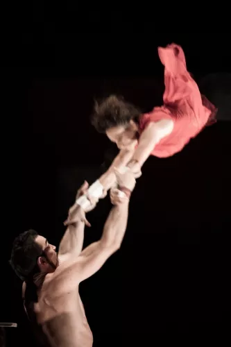 Duo Victoria Martinez et Basile Forest, Portique coréen, 25e promotion du Centre national des arts du cirque/CNAC de Châlons-en-Champagne
