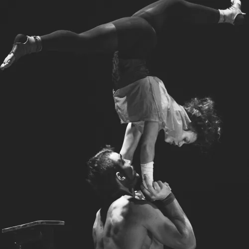 Duo Victoria Martinez et Basile Forest, Portique coréen, 25e promotion du Centre national des arts du cirque/CNAC de Châlons-en-Champagne