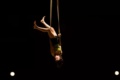 Emma Verbeke, sangles aériennes, 29e promotion du Centre national des arts du cirque (Cnac) de Châlons-en-Champagne