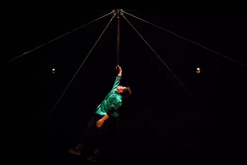Léon Volet, mât chinois, 30e promotion du Centre national des arts du cirque (Cnac) de Châlons-en-Champagne