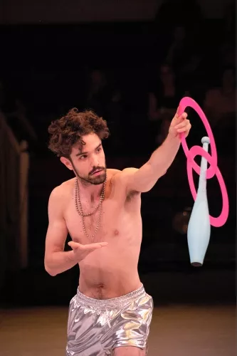 Carlo Cerato, jonglerie - manipulation d'objets, 31e promotion du Centre national des arts du cirque (Cnac) de Châlons-en-Champagne