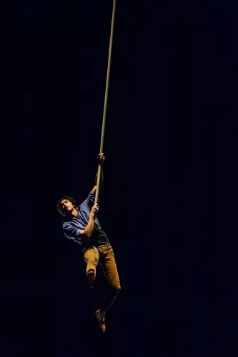 ON EST PAS LA POUR SUCER DES GLACES, spectacle de fin d'études de la 31e promotion du Centre national des arts du cirque/CNAC de Châlons-en-Champagne, mis en piste par Galapiat cirque 