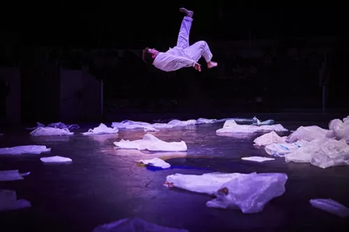 Guillaume Blanc, acrobatie, 32e promotion du Centre national des arts du cirque/CNAC de Châlons-en-Champagne