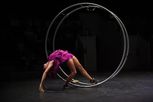 Cannelle Maire, roue Allemande, 32e promotion du Centre national des arts du cirque/CNAC de Châlons-en-Champagne