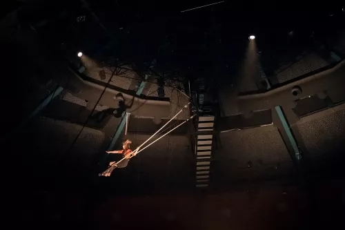 Elena Mengoni, trapèze ballant, 34e promotion du Centre national des arts du cirque / CNAC de Châlons-en-Champagne