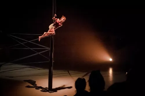 Carolina Moreira Dos Santos, tissus, 34e promotion du Centre national des arts du cirque / CNAC de Châlons-en-Champagne