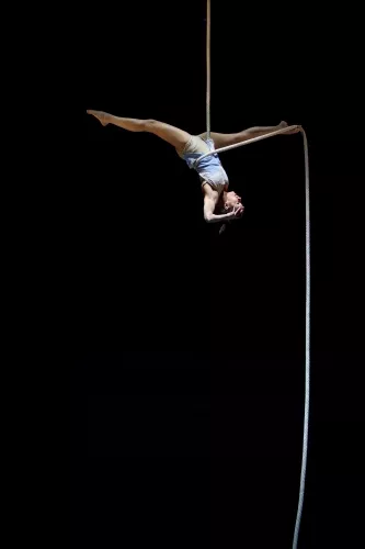 Nora Bouhlala Chacon, corde, 28e promotion du Centre national des arts du cirque (Cnac) de Châlons-en-Champagne