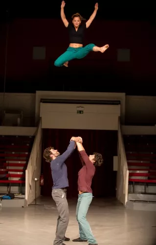 Anaïs Albisetti et Pedro Consciencia, Portés accrobatiques, 27e promotion du Centre national des arts du cirque/CNAC de Châlons-en-Champagne